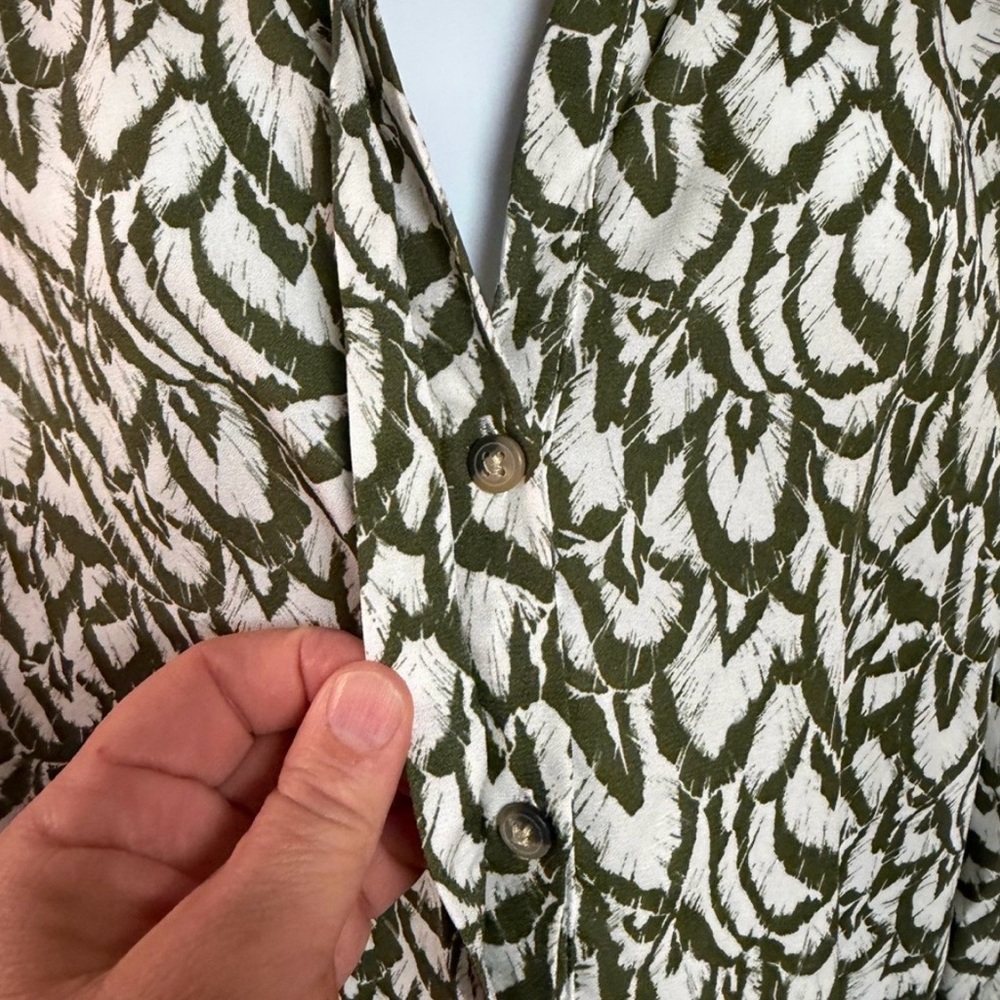 Green and White Patterned Women's Top - Picture 3 of 7